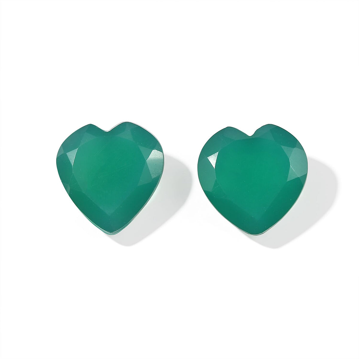 Green Onyx Set of 2 (Hrt 8 mm) 3.24 ctw