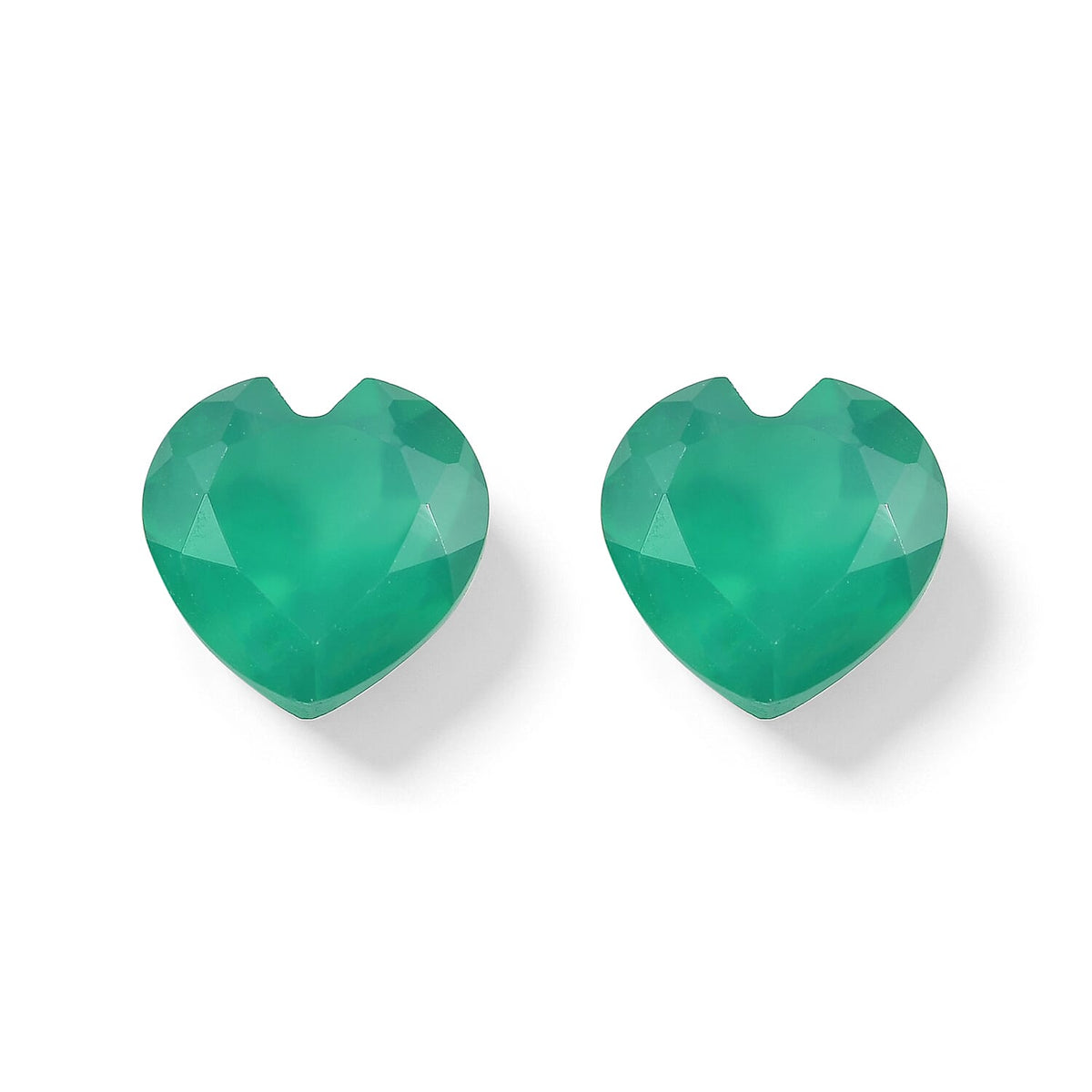 Green Onyx Set of 2 (Hrt 6 mm) 1.54 ctw