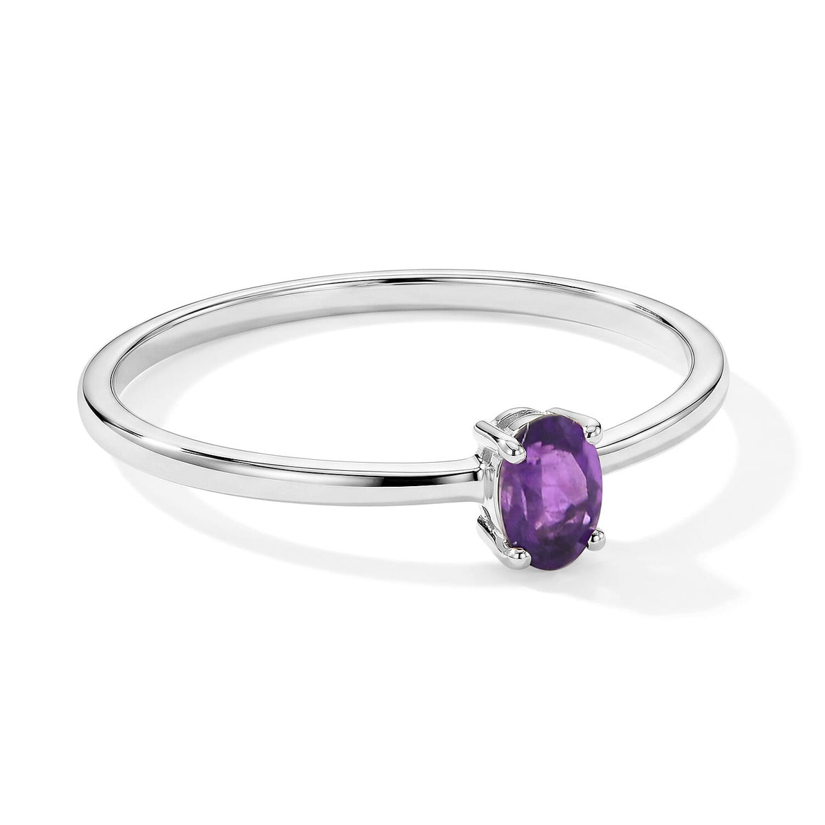 Amethyst 0.15 ctw Oval Solitair Ring in Sterling Silver (Size 8.0)