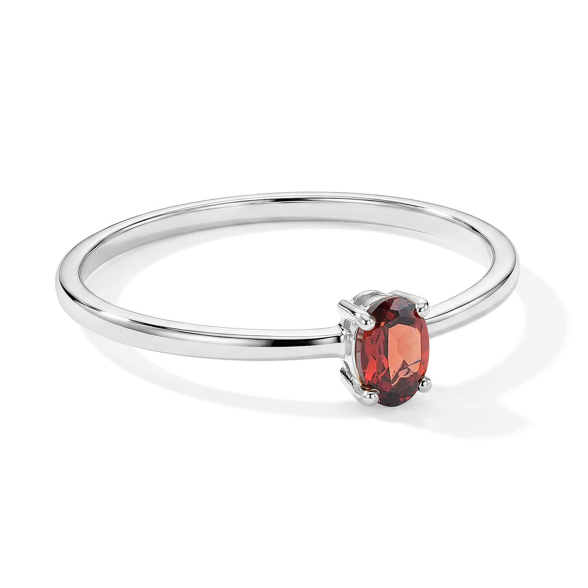 Garnet 0.15 ctw Oval Solitaire Ring in Sterling Silver (Size 6.0)