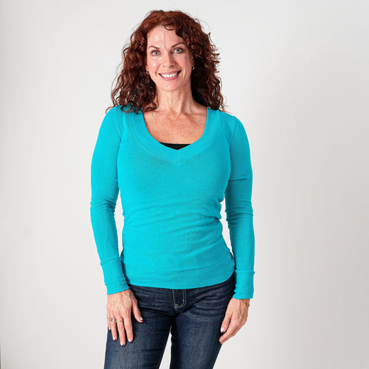 Color Story Peacock Lightweight Cotton Blend V-Neck Slub Knit Top - S