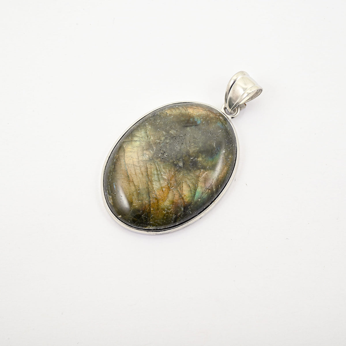 Labradorite 50.00 ctw Oval Pendant in Silvertone