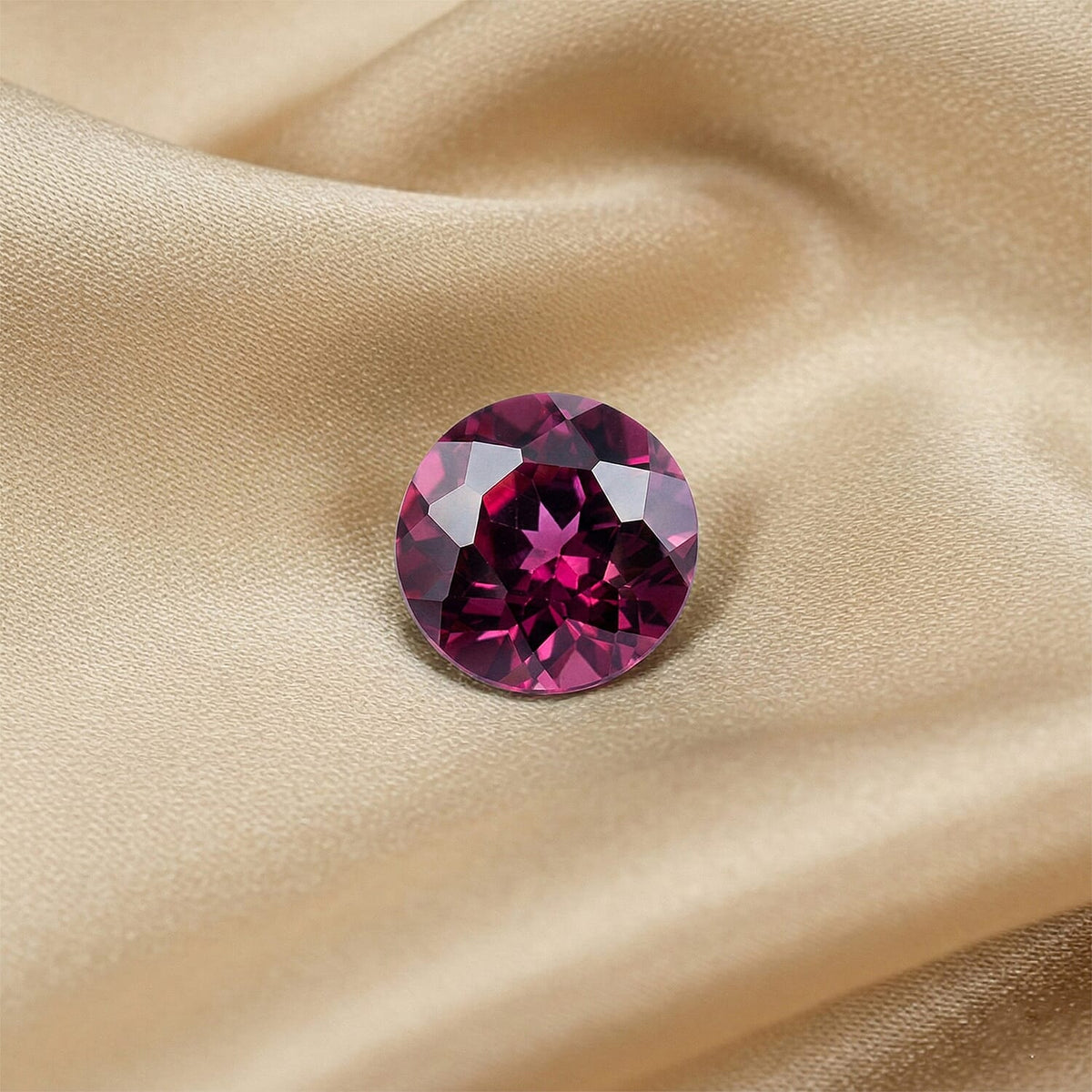 Ankur Treasure Chest AAAA Usambara Color Change Garnet (Rnd 8x8 mm) 2.00 ctw